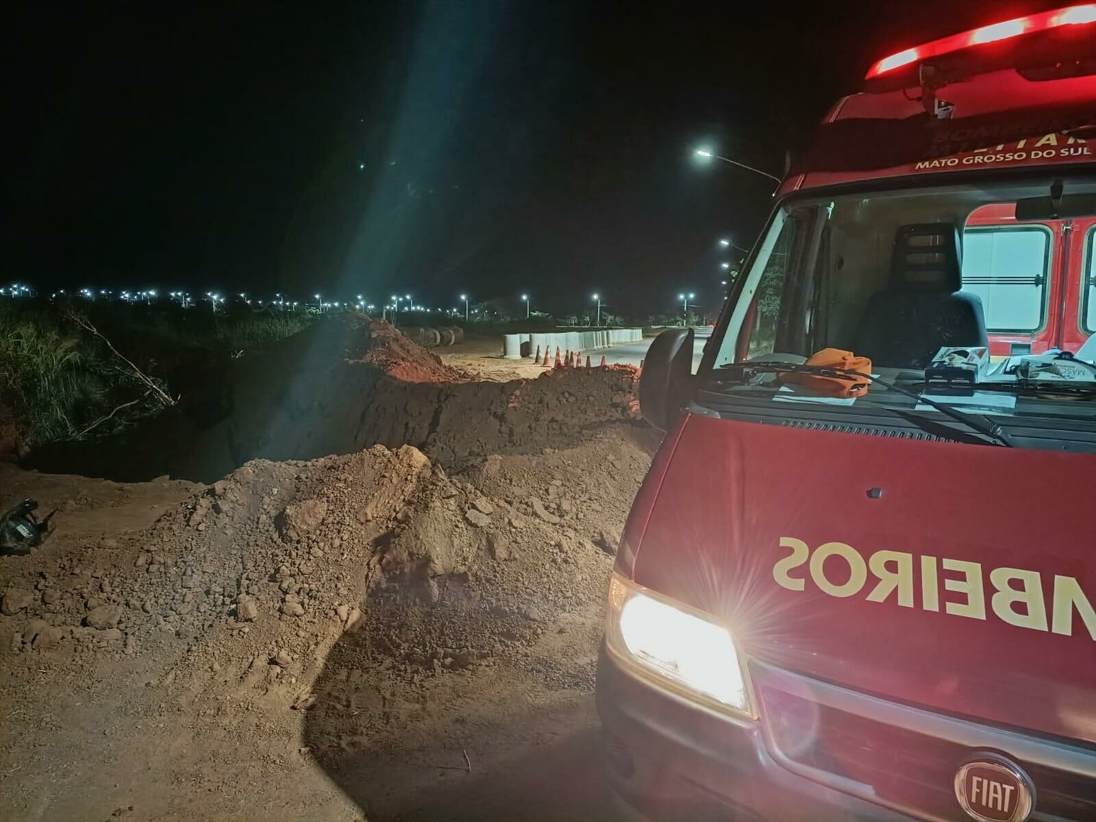 Imagem de compartilhamento para o artigo Sem sinalização, motociclista cai em valeta em Chapadão do Sul da MS Todo dia